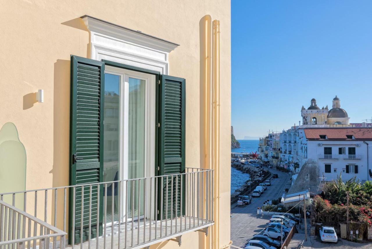 Exclusive * Ischia