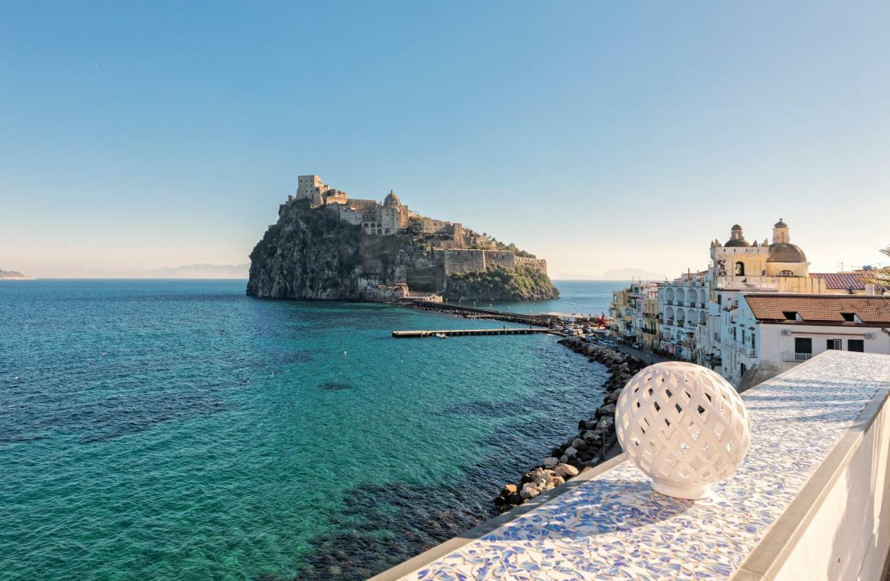 Exclusive * Ischia