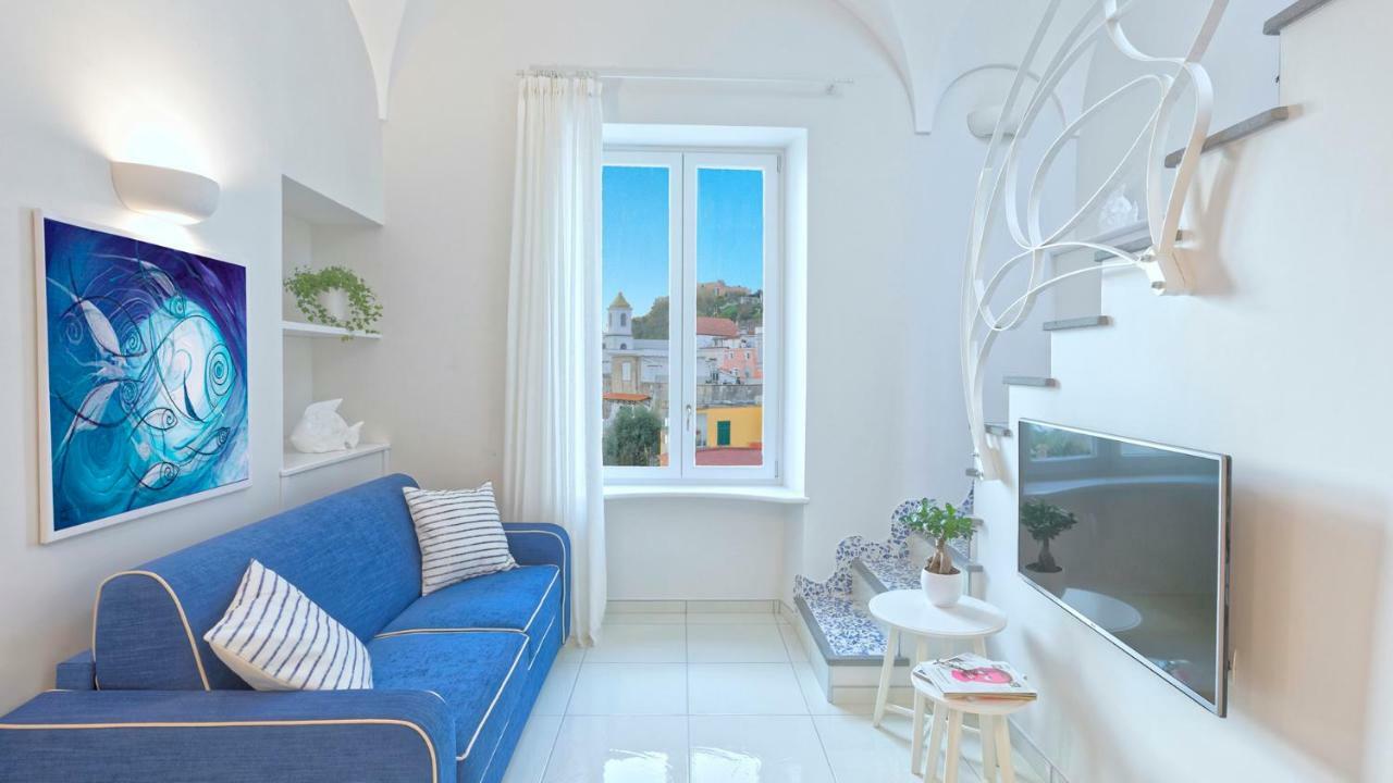 Exclusive * Ischia